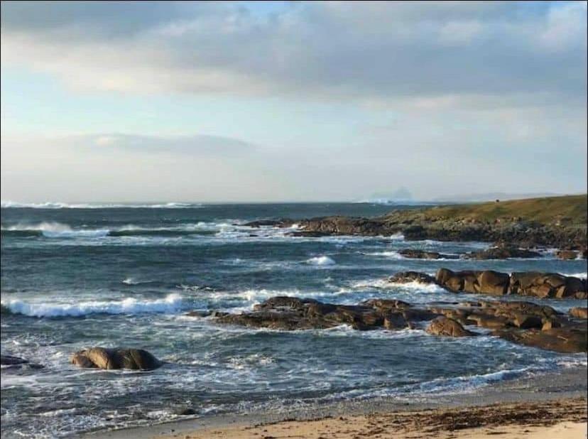 Drop Anchor House, Spacious 3 Bedroom Apartment, Fabulous Sea Views Cleggan Exteriér fotografie
